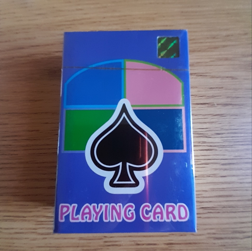 52 cards plus 2 jokers Green Standard Foil Deck.